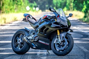 Превозвач Мотоциклет Ducati Panigale в Oslo Норвегия